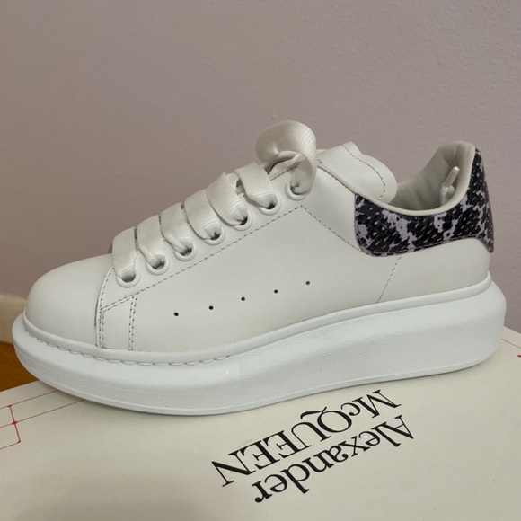 Alexander McQueen oversized sneaker - Picture 2 of 2